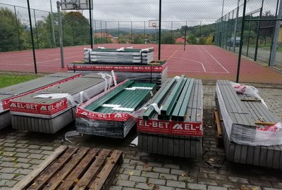 Wykonanie ogrodzenia przy Szkole Podstawowej im. Tadeusza Marii Kantora w Wielopolu Skrzyńskim