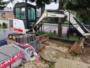 Wykonanie ogrodzenia przy Szkole Podstawowej im. Św. Jana Pawła II w Gliniku