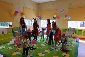 Dzień Dziecka w Gminnym Żłobku "Maluszek" w Wielopolu Skrzyńskim - 095928438.jpg