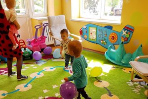 Dzień Dziecka w Gminnym Żłobku "Maluszek" w Wielopolu Skrzyńskim - 100613490.jpg