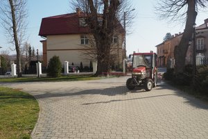 Odkażanie przestrzeni publicznej - 1014327.jpg