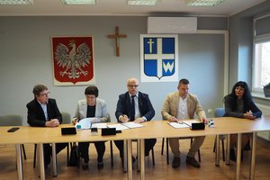 podpisanie umowy - p1017577.jpg