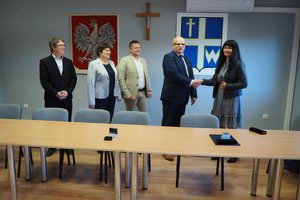 podpisanie umowy - p1017607.jpg