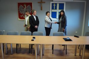 podpisanie umowy - p1017611.jpg