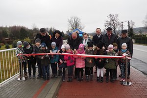 oficjalne oddanie do użytku chodnika w miejscowości Glinik - 1017586.jpg
