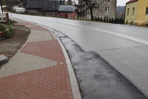 oficjalne oddanie do użytku chodnika w miejscowości Glinik - 1017623.jpg