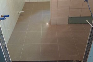 W trakcie realizacji - prace wewnątrz budynku - 201810122007008.jpg