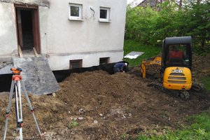 W trakcie realizacji - prace na zewnątrz budynku - 20180425_0004.jpg