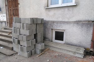 W trakcie realizacji - prace na zewnątrz budynku - 20180425_0012.jpg