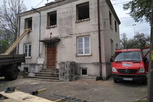 W trakcie realizacji - prace na zewnątrz budynku - 201810121031.jpg