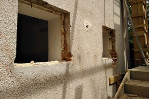 W trakcie realizacji - prace na zewnątrz budynku - 201810122006032.jpg