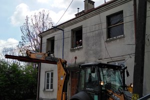 W trakcie realizacji - prace na zewnątrz budynku - 201810122006044.jpg