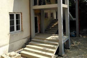 W trakcie realizacji - prace na zewnątrz budynku - 201810122008003.jpg