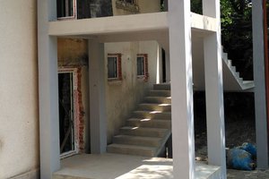 W trakcie realizacji - prace na zewnątrz budynku - 201810122008004.jpg