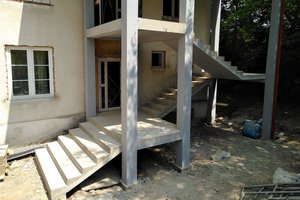 W trakcie realizacji - prace na zewnątrz budynku - 201810122008006.jpg