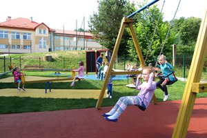 Plac zabaw w Brzezinach - img_1118.jpg