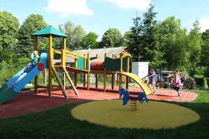 Plac zabaw w Brzezinach - img_1131.jpg