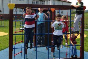 Plac zabaw w Brzezinach-Berdechowie - img_1103.jpg