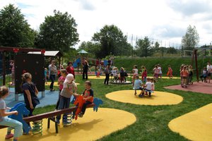 Plac zabaw w Nawsiu - img_1133.jpg