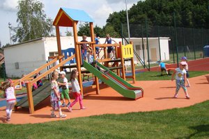 Plac zabaw w Wielopolu Skrzyńskim - dsc07529m.jpg