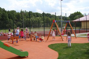 Plac zabaw w Wielopolu Skrzyńskim - dsc07538m.jpg