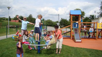 Budowa i modernizacja placów zabaw dla dzieci w Gminie Wielopole Skrzyńskie