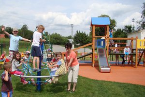 Plac zabaw w Wielopolu Skrzyńskim - dsc07541m.jpg