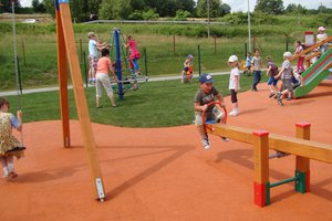 Plac zabaw w Wielopolu Skrzyńskim - dsc07545m.jpg