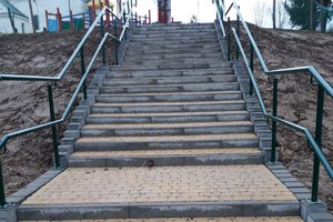 Budowa i wyposażenie integracyjnego placu zabaw i siłowni plenerowej - inwestycja po realizacji - 20171211_0008.jpg