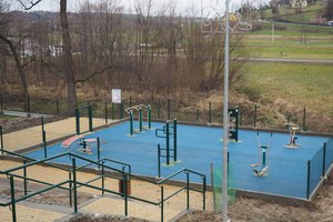 Budowa i wyposażenie integracyjnego placu zabaw i siłowni plenerowej - inwestycja po realizacji - 20171211_0018.jpg