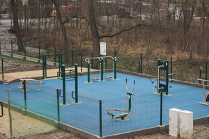 Budowa i wyposażenie integracyjnego placu zabaw i siłowni plenerowej - inwestycja po realizacji - 20171211_0021.jpg