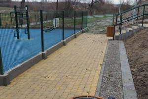 Budowa i wyposażenie integracyjnego placu zabaw i siłowni plenerowej - inwestycja po realizacji - 20171211_0027.jpg