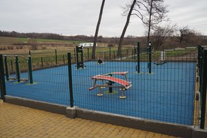 Budowa i wyposażenie integracyjnego placu zabaw i siłowni plenerowej - inwestycja po realizacji - 20171211_0030.jpg