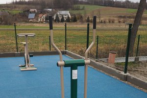 Budowa i wyposażenie integracyjnego placu zabaw i siłowni plenerowej - inwestycja po realizacji - 20171211_0033.jpg