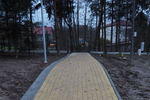 Budowa i wyposażenie integracyjnego placu zabaw i siłowni plenerowej - inwestycja po realizacji - 20171211_0039.jpg