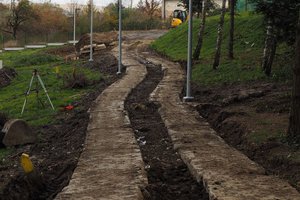 Budowa i wyposażenie integracyjnego placu zabaw i siłowni plenerowej - inwestycja w trakcie realizacji - 20171026_0009.jpg