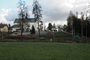 Budowa i wyposażenie integracyjnego placu zabaw i siłowni plenerowej - inwestycja w trakcie realizacji - 20171026_0015.jpg