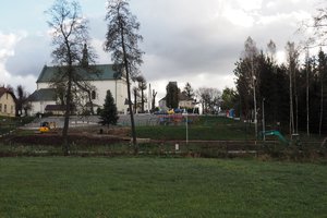 Budowa i wyposażenie integracyjnego placu zabaw i siłowni plenerowej - inwestycja w trakcie realizacji - 20171026_0016.jpg