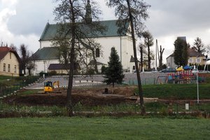 Budowa i wyposażenie integracyjnego placu zabaw i siłowni plenerowej - inwestycja w trakcie realizacji - 20171026_0017.jpg