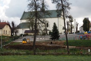 Budowa i wyposażenie integracyjnego placu zabaw i siłowni plenerowej - inwestycja w trakcie realizacji - 20171026_0019.jpg