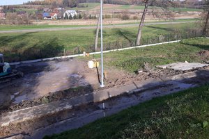 Budowa i wyposażenie integracyjnego placu zabaw i siłowni plenerowej - inwestycja w trakcie realizacji - 20171027_0002.jpg