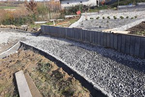 Budowa i wyposażenie integracyjnego placu zabaw i siłowni plenerowej - inwestycja w trakcie realizacji - 20171027_0003.jpg