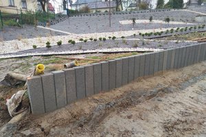 Budowa i wyposażenie integracyjnego placu zabaw i siłowni plenerowej - inwestycja w trakcie realizacji - 20171027_0007.jpg