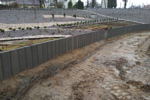 Budowa i wyposażenie integracyjnego placu zabaw i siłowni plenerowej - inwestycja w trakcie realizacji - 20171027_0008.jpg