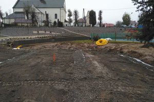 Budowa i wyposażenie integracyjnego placu zabaw i siłowni plenerowej - inwestycja w trakcie realizacji - 20171027_0010.jpg