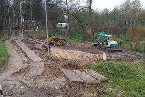 Budowa i wyposażenie integracyjnego placu zabaw i siłowni plenerowej - inwestycja w trakcie realizacji - 20171027_0012.jpg