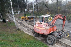 Budowa i wyposażenie integracyjnego placu zabaw i siłowni plenerowej - inwestycja w trakcie realizacji - 20171030_0002.jpg