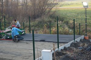 Budowa i wyposażenie integracyjnego placu zabaw i siłowni plenerowej - inwestycja w trakcie realizacji - 20171116_0004.jpg