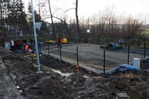 Budowa i wyposażenie integracyjnego placu zabaw i siłowni plenerowej - inwestycja w trakcie realizacji - 20171116_0006.jpg