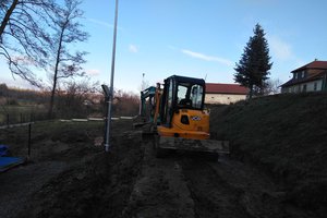 Budowa i wyposażenie integracyjnego placu zabaw i siłowni plenerowej - inwestycja w trakcie realizacji - 20171117_0005.jpg